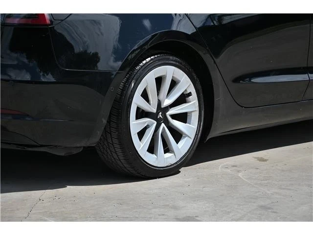 2022 Tesla Model 3 - Image 9 of 21