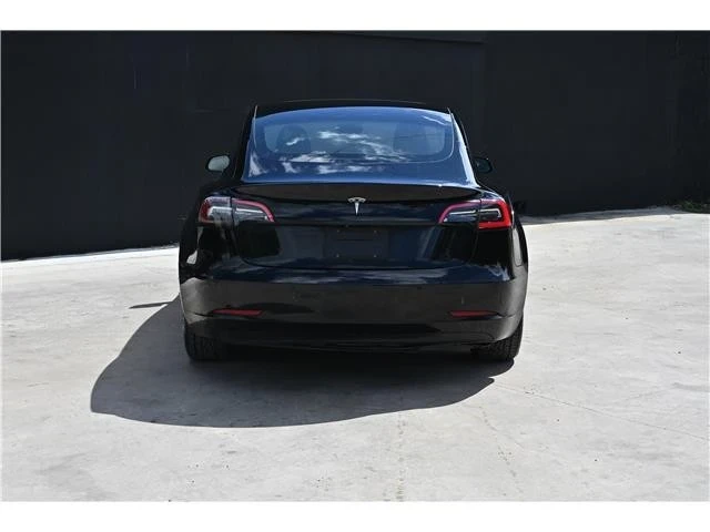 2022 Tesla Model 3 - Image 5 of 21
