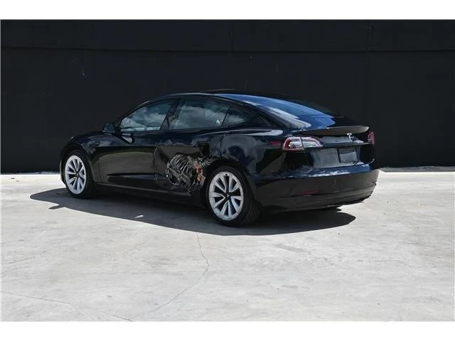 2022 Tesla Model 3 - Image 4 of 21