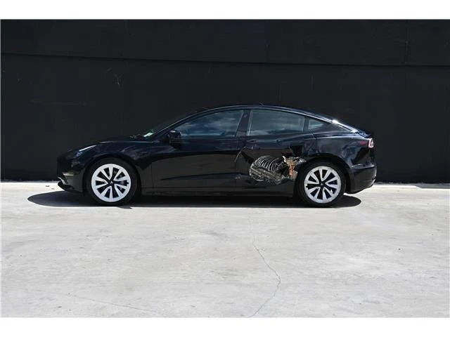 2022 Tesla Model 3 - Image 8 of 21