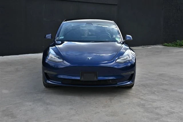 2022 Tesla Model 3 - Image 2 of 21