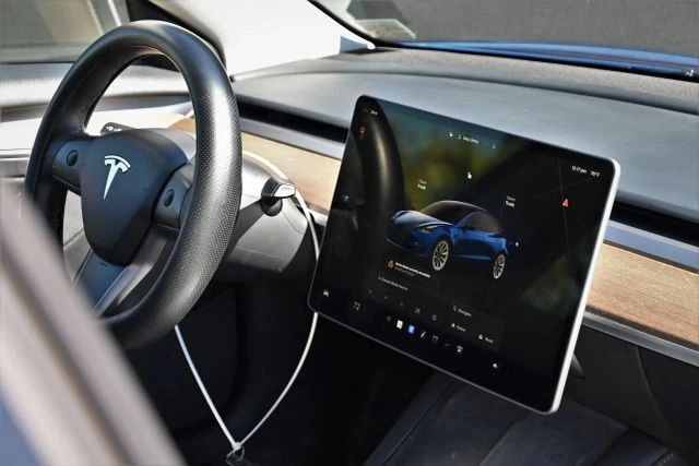 2022 Tesla Model 3 - Image 9 of 21