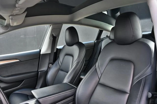 2022 Tesla Model 3 - Image 9 of 21