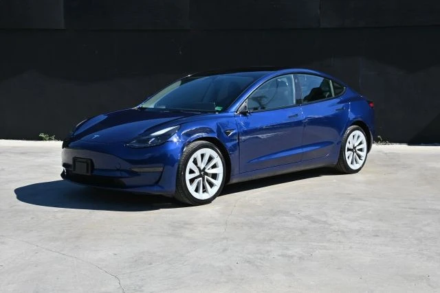 2022 Tesla Model 3 - Image 2 of 21