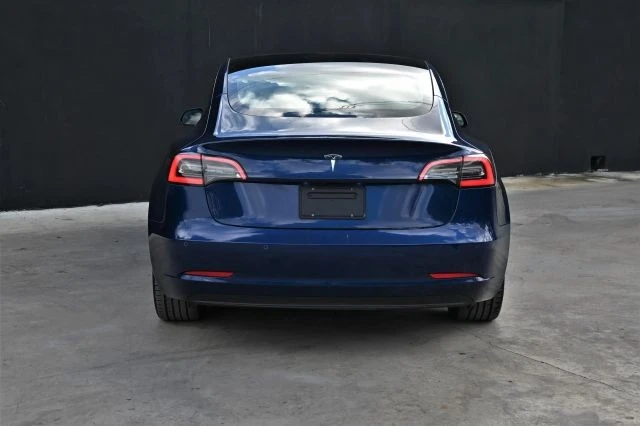 2022 Tesla Model 3 - Image 5 of 21