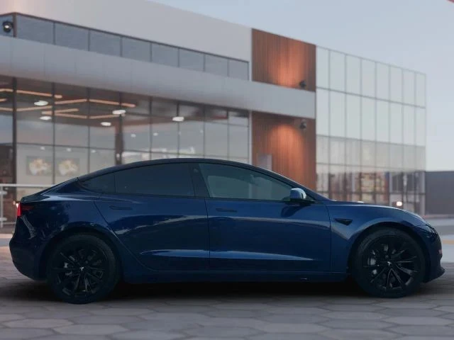 2022 Tesla Model 3 - Image 10 of 21