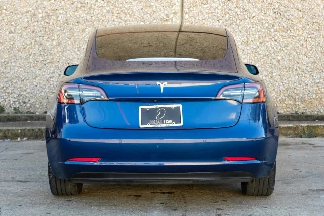 2022 Tesla Model 3 - Image 9 of 21
