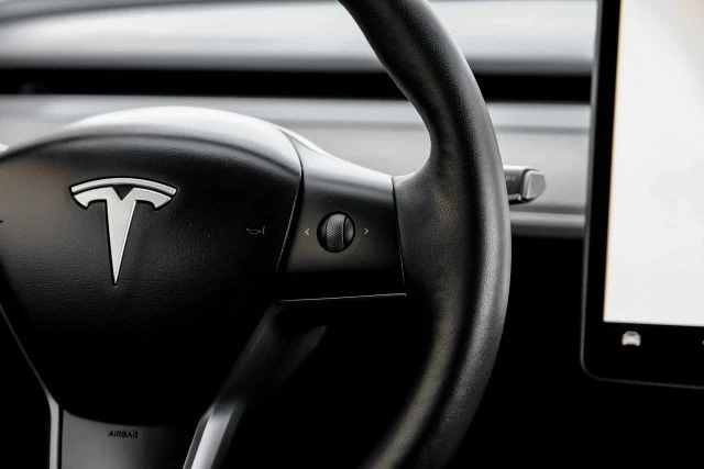 2022 Tesla Model 3 - Image 19 of 21