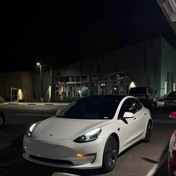 2022 Tesla Model 3 Standard Range RWD