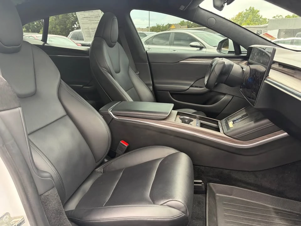 2022 Tesla Model S - Image 10 of 11