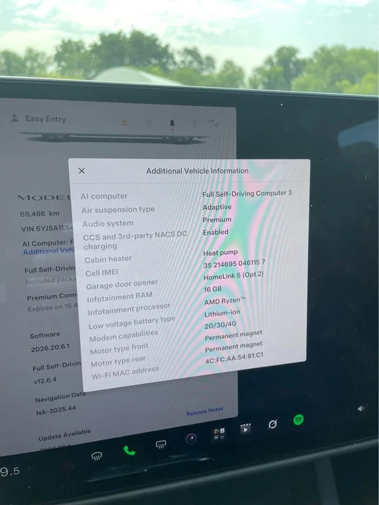 2022 Tesla Model S - Image 11 of 12