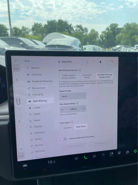2022 Tesla Model S - Image 9 of 12