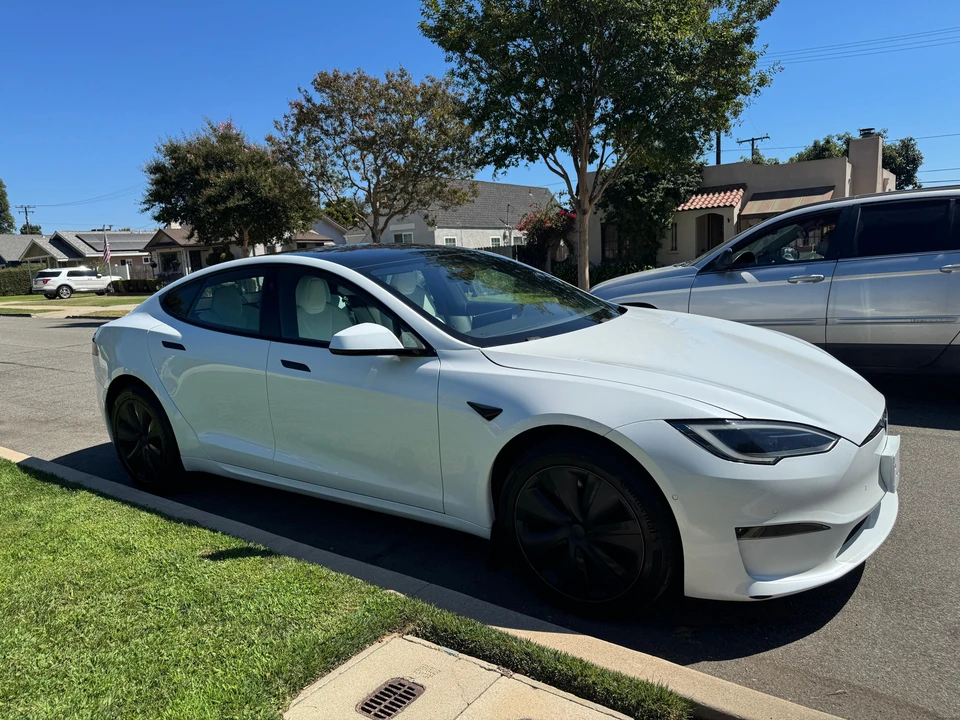 2022 Tesla Model S - Image 16 of 31