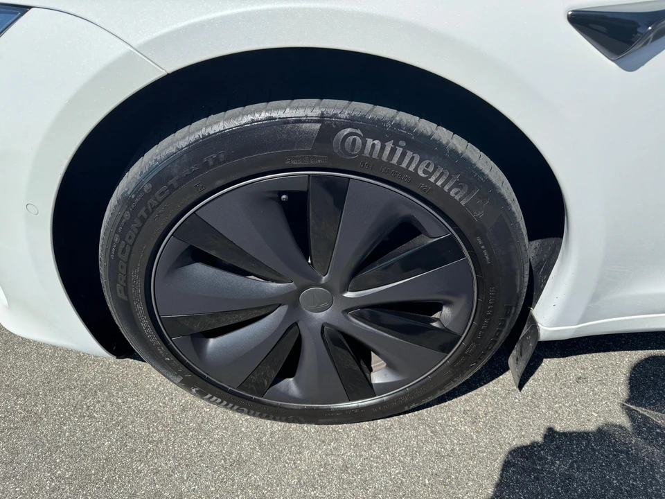2022 Tesla Model S - Image 31 of 31