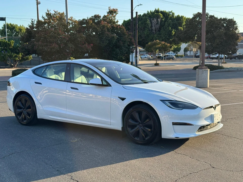 2022 Tesla Model S - Image 15 of 31