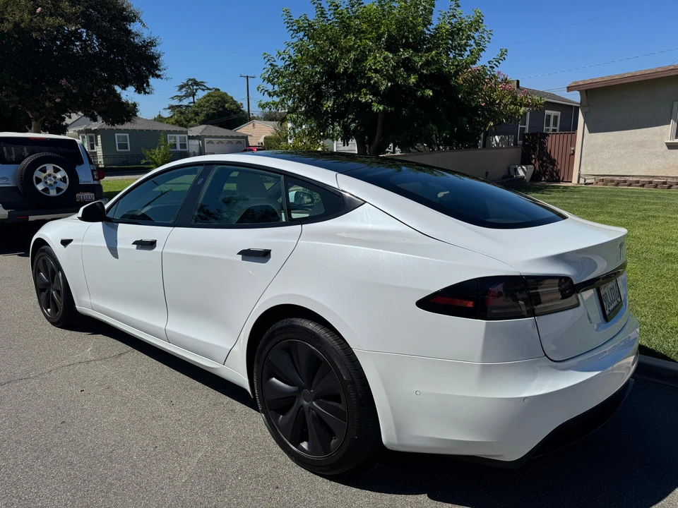2022 Tesla Model S - Image 12 of 31