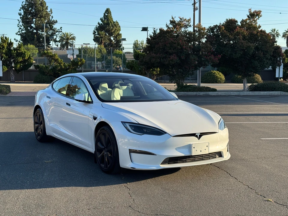 2022 Tesla Model S - Image 17 of 31