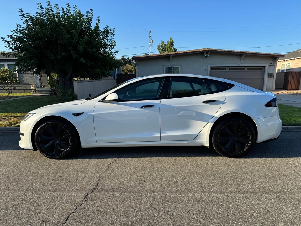 2022 Tesla Model S - Image 10 of 31