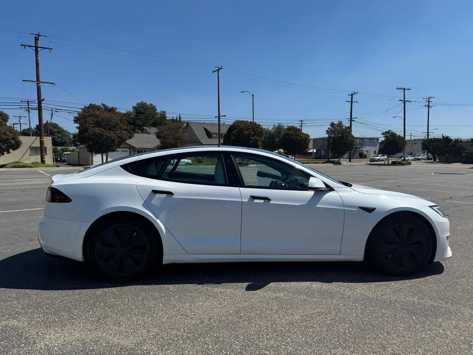 2022 Tesla Model S - Image 14 of 31