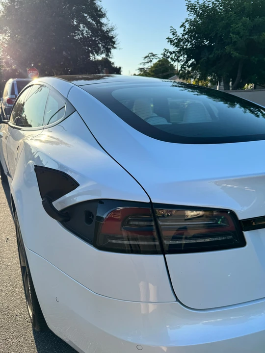 2022 Tesla Model S - Image 23 of 31