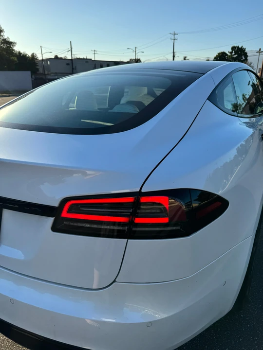 2022 Tesla Model S - Image 26 of 31