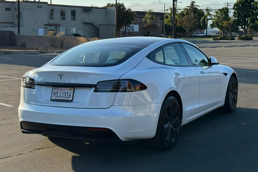 2022 Tesla Model S - Image 4 of 31