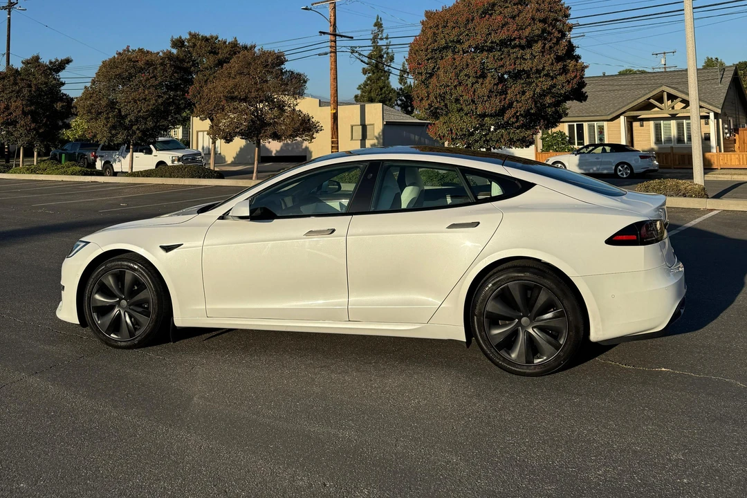 2022 Tesla Model S - Image 11 of 31