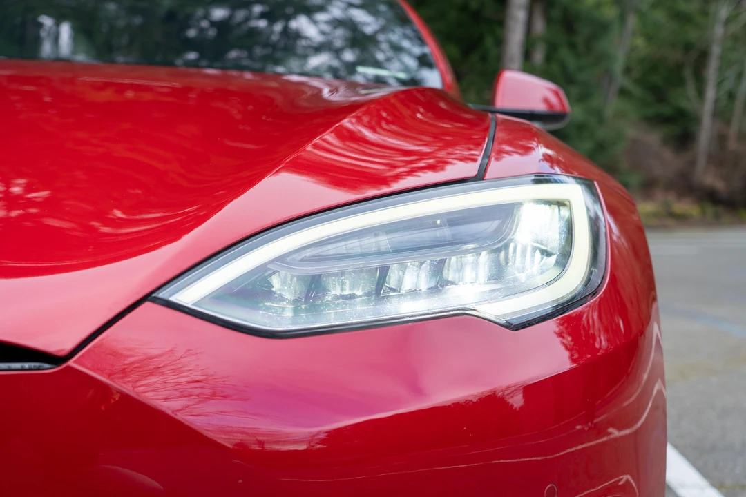 2022 Tesla Model S - Image 11 of 31