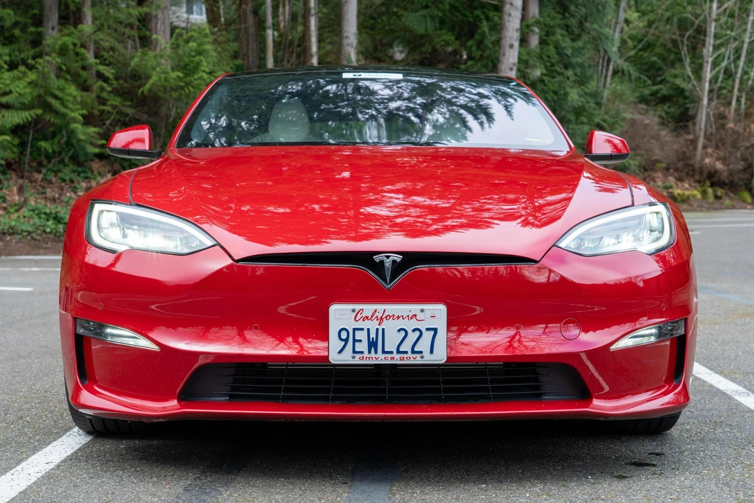 2022 Tesla Model S - Image 2 of 31