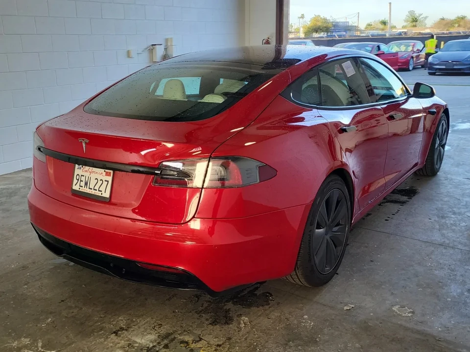 2022 Tesla Model S - Image 5 of 15