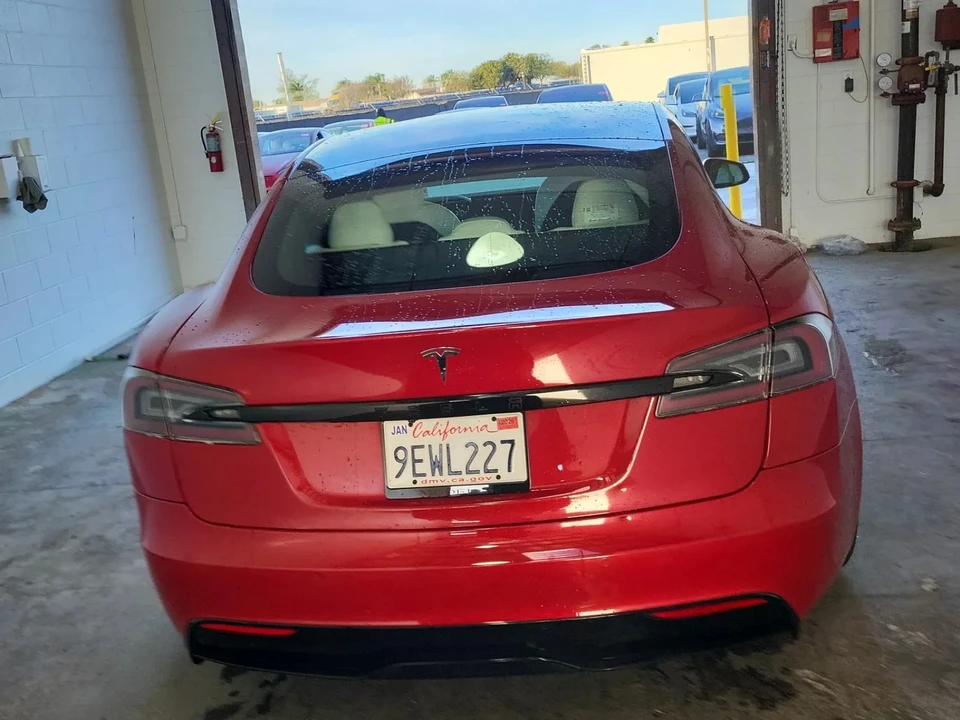 2022 Tesla Model S - Image 8 of 15
