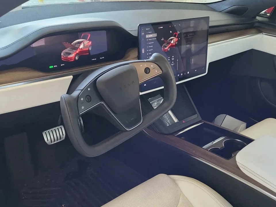 2022 Tesla Model S - Image 14 of 15