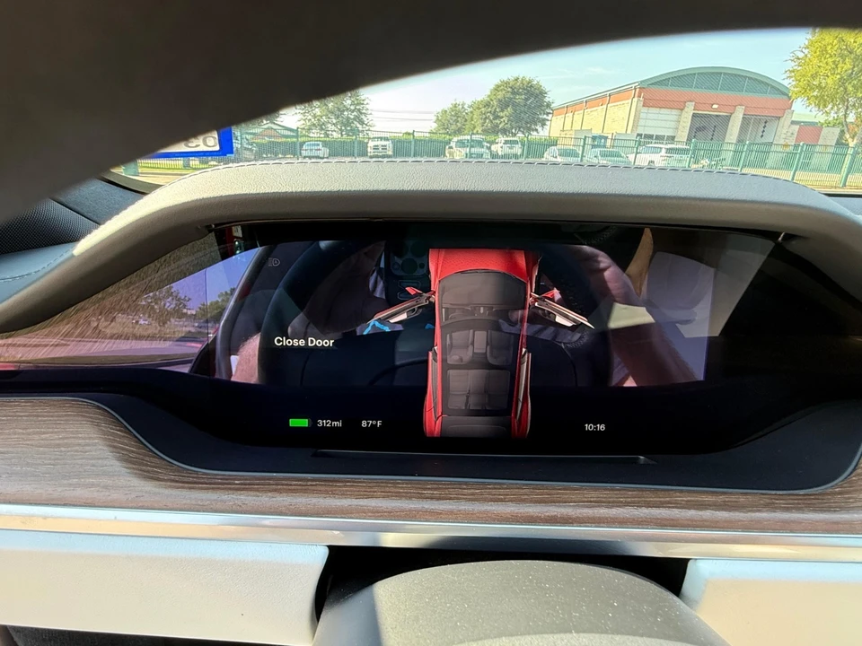 2022 Tesla Model S - Image 18 of 21