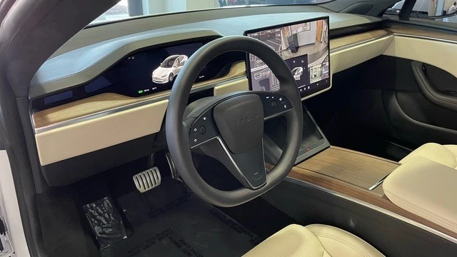 2022 Tesla Model S - Image 26 of 31