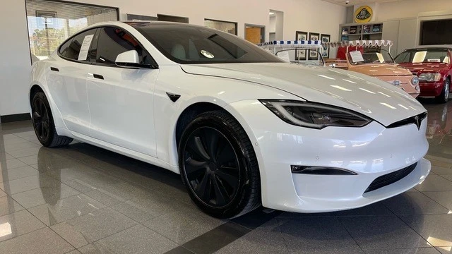 2022 Tesla Model S - Image 7 of 31