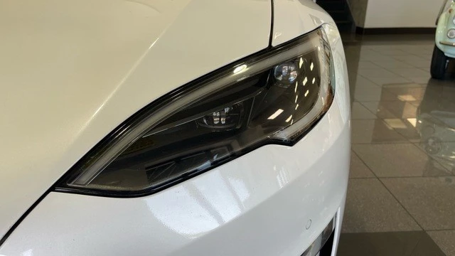 2022 Tesla Model S - Image 10 of 31