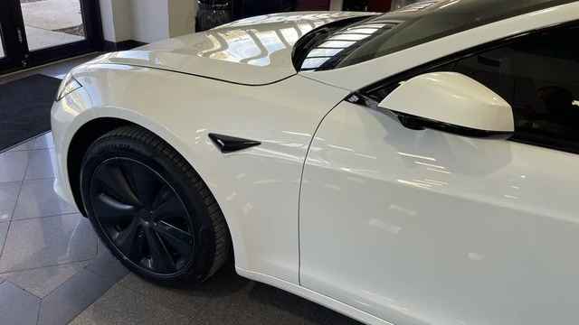 2022 Tesla Model S - Image 12 of 31