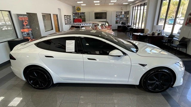 2022 Tesla Model S - Image 6 of 31