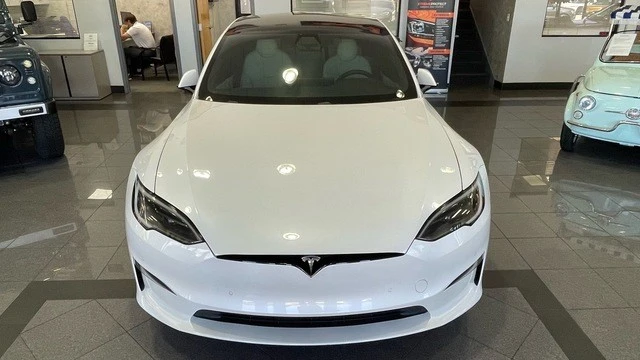 2022 Tesla Model S - Image 9 of 31