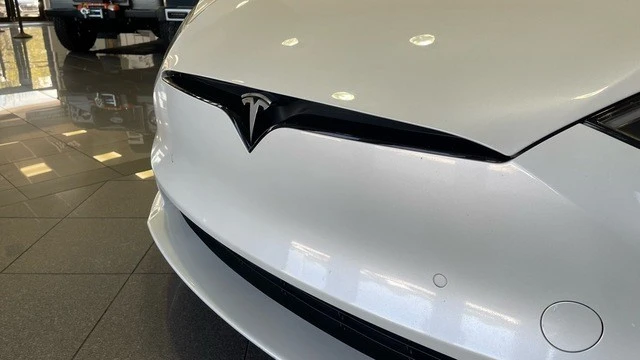 2022 Tesla Model S - Image 11 of 31