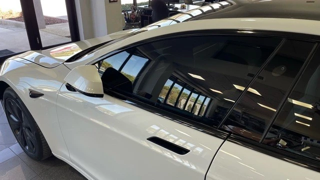 2022 Tesla Model S - Image 14 of 31