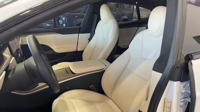 2022 Tesla Model S - Image 27 of 31