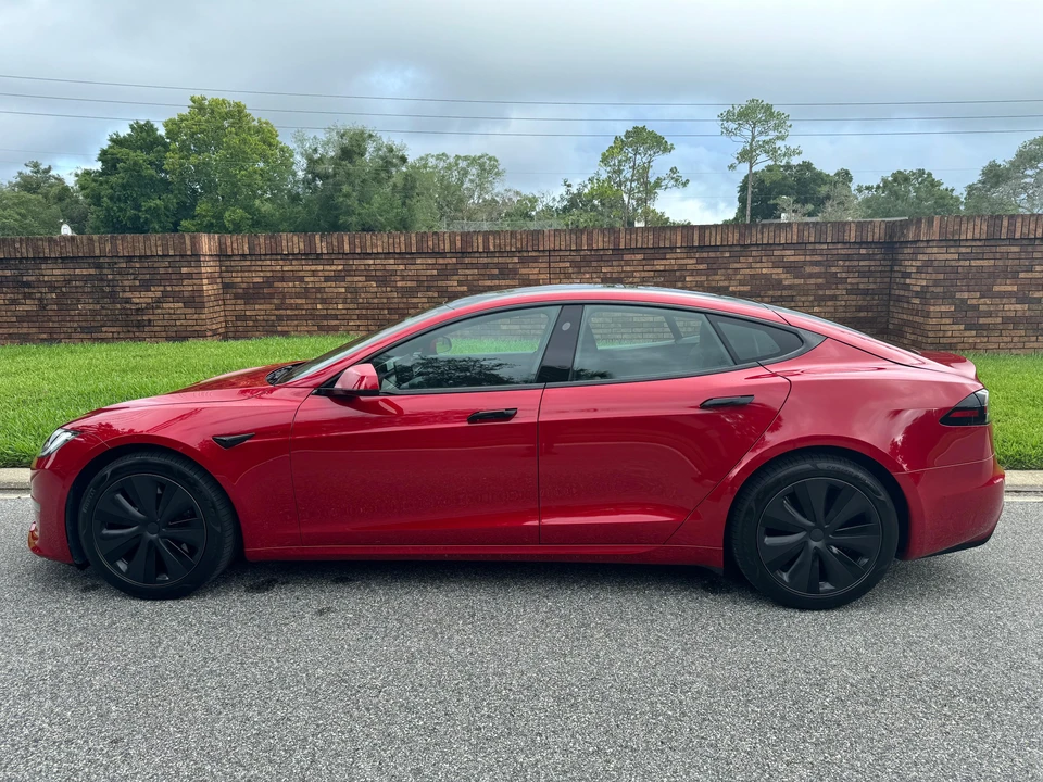 2022 Tesla Model S - Image 8 of 31