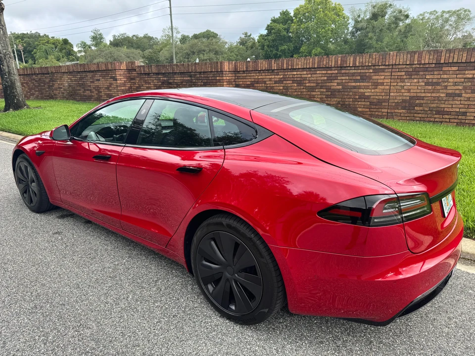 2022 Tesla Model S - Image 9 of 31