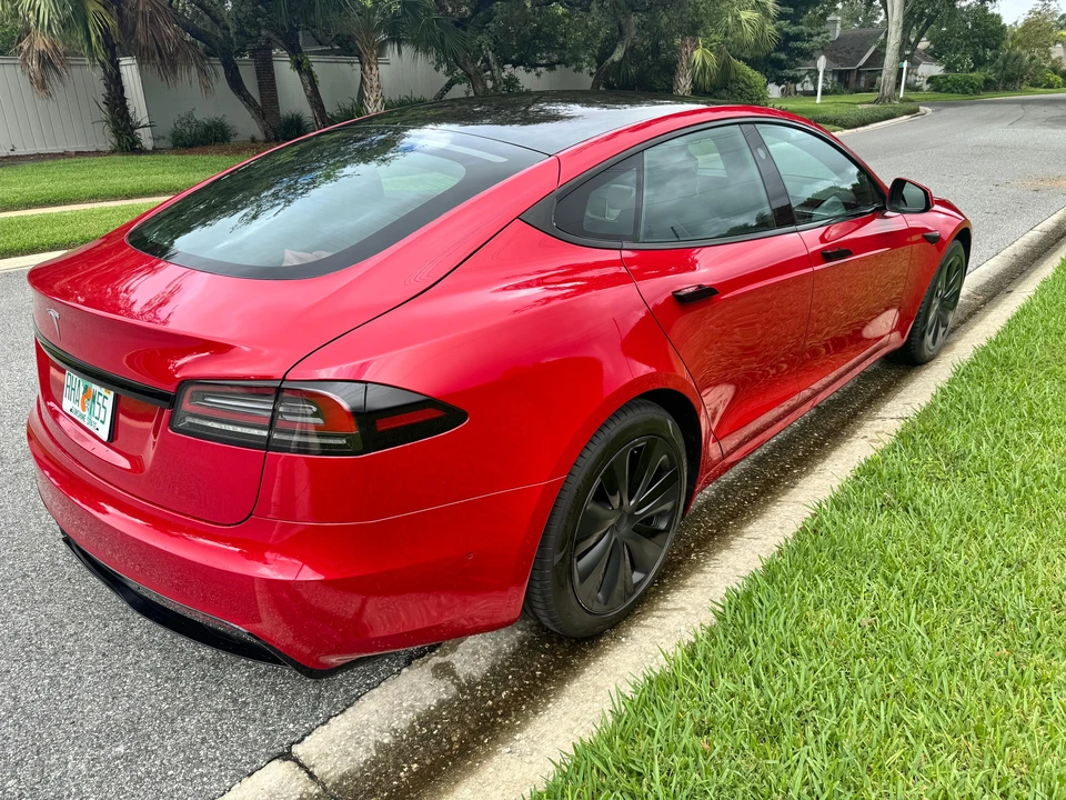 2022 Tesla Model S - Image 14 of 31