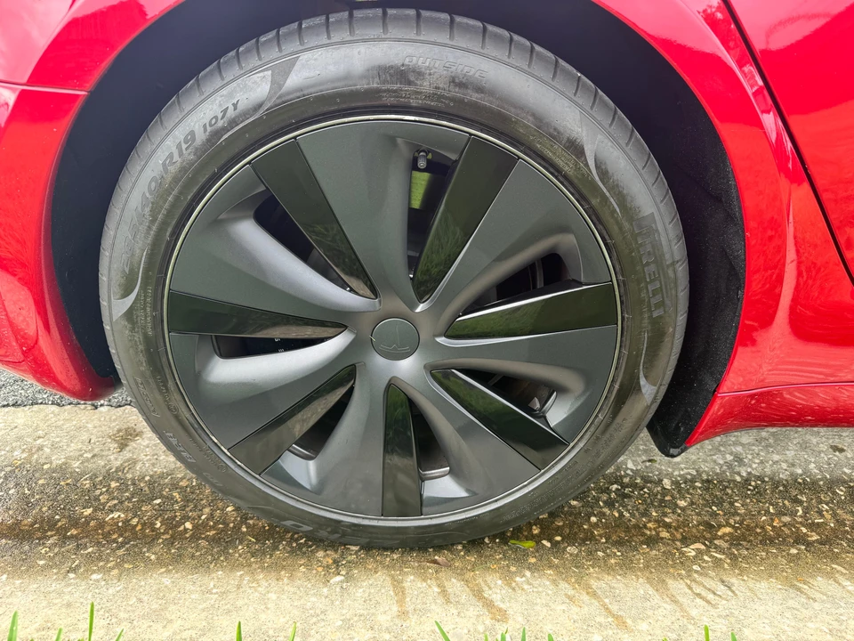 2022 Tesla Model S - Image 28 of 31