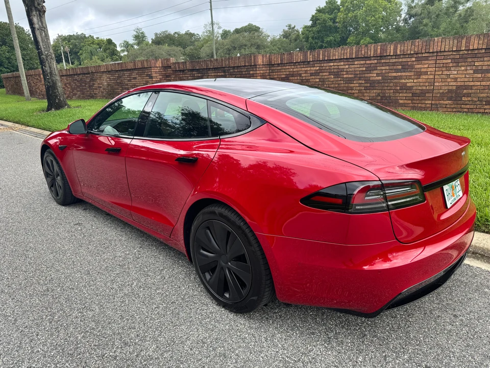 2022 Tesla Model S - Image 10 of 31