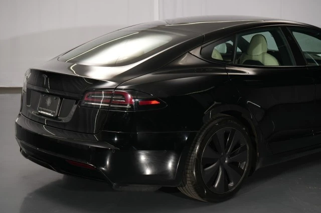 2022 Tesla Model S - Image 11 of 21