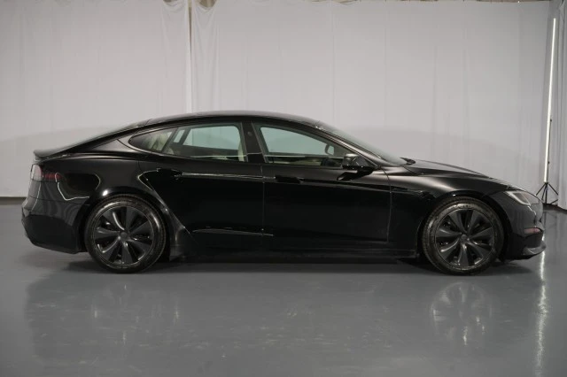 2022 Tesla Model S - Image 9 of 21