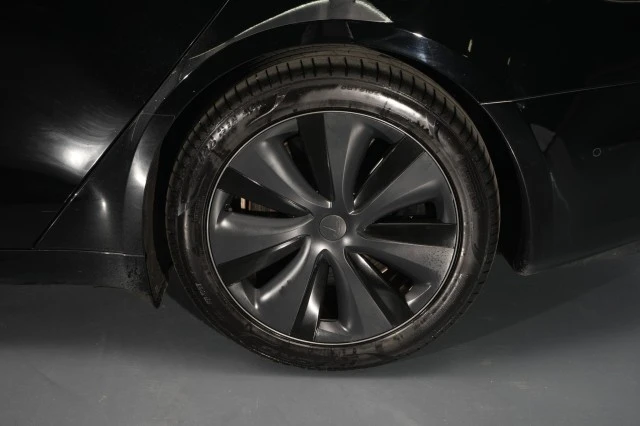2022 Tesla Model S - Image 18 of 21